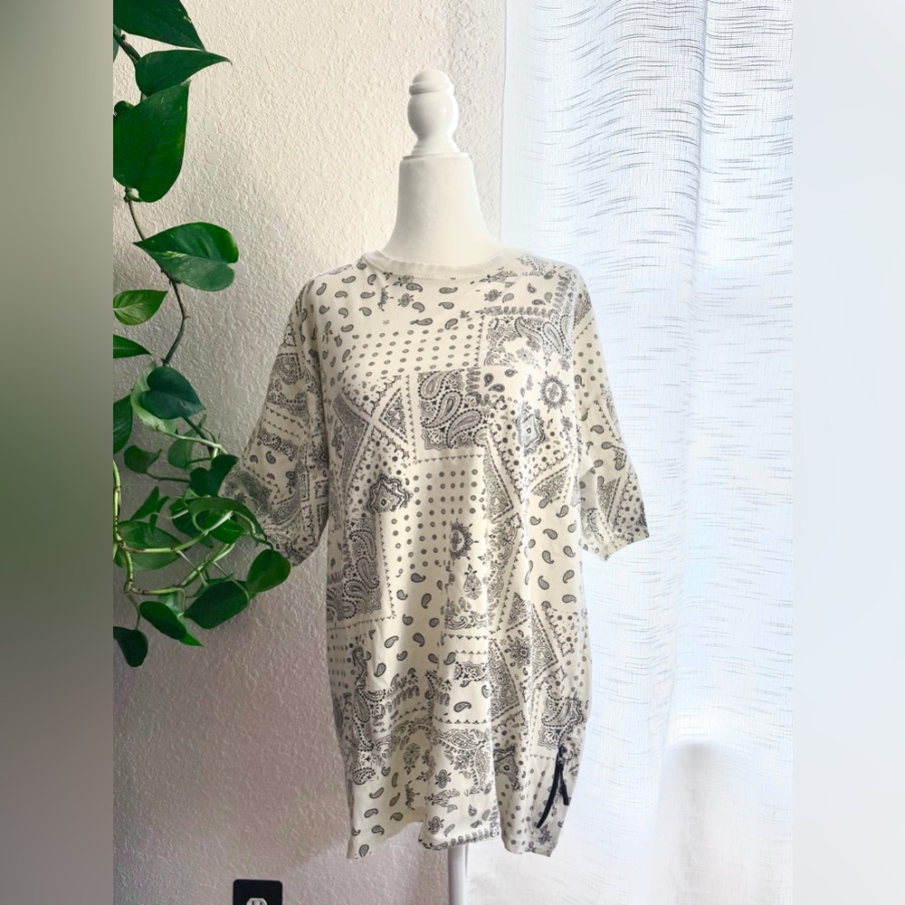Cotton On Cream and Black Relaxed Fit Bandana Print Short Sleeve Top with Pocket